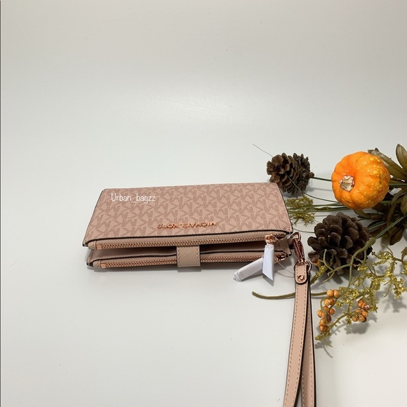 Michael Kors JST Large Double Zip Wristlet - Picture 4 of 8